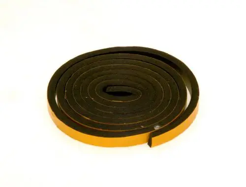 Schwarze Dichtung in spiralförmigem Aufbau mit orangefarbener Unterseite, typisch für Anwendungen im Bereich der Bosch Produkte.
